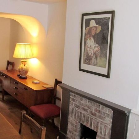 Welcoming Cottage In Chichester Near City Centre Exterior photo
