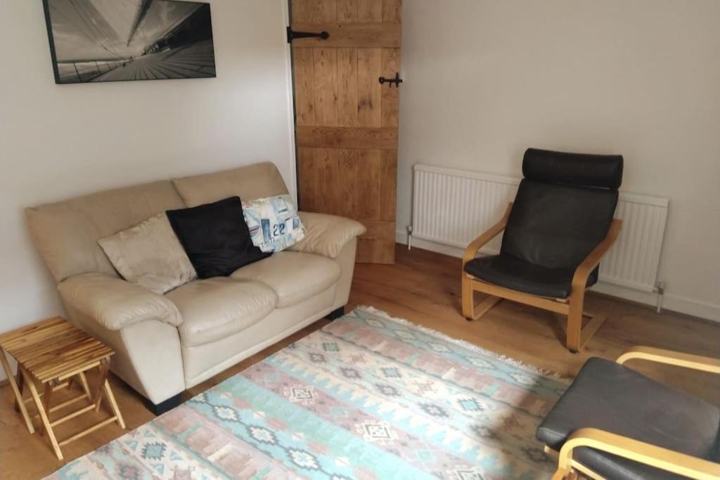 Welcoming Cottage In Chichester Near City Centre Exterior photo