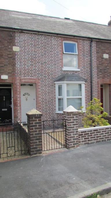 Welcoming Cottage In Chichester Near City Centre Exterior photo