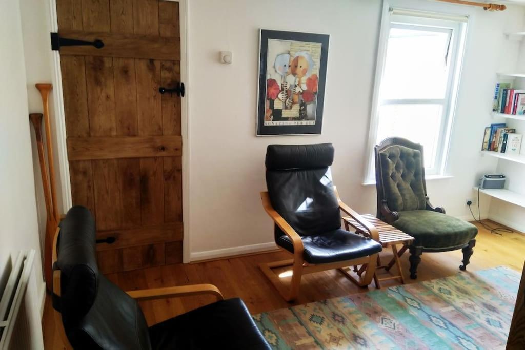 Welcoming Cottage In Chichester Near City Centre Exterior photo