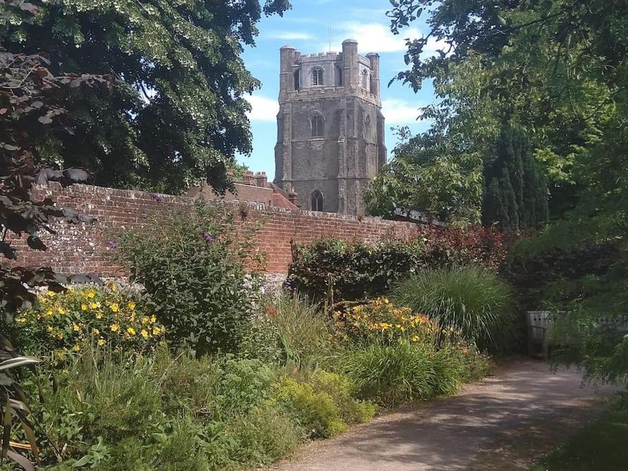 Welcoming Cottage In Chichester Near City Centre Exterior photo