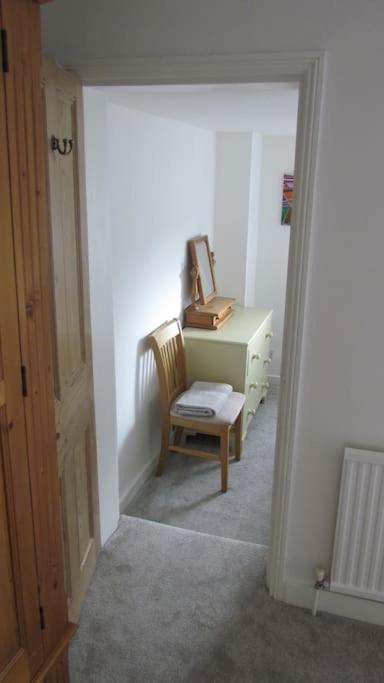 Welcoming Cottage In Chichester Near City Centre Exterior photo