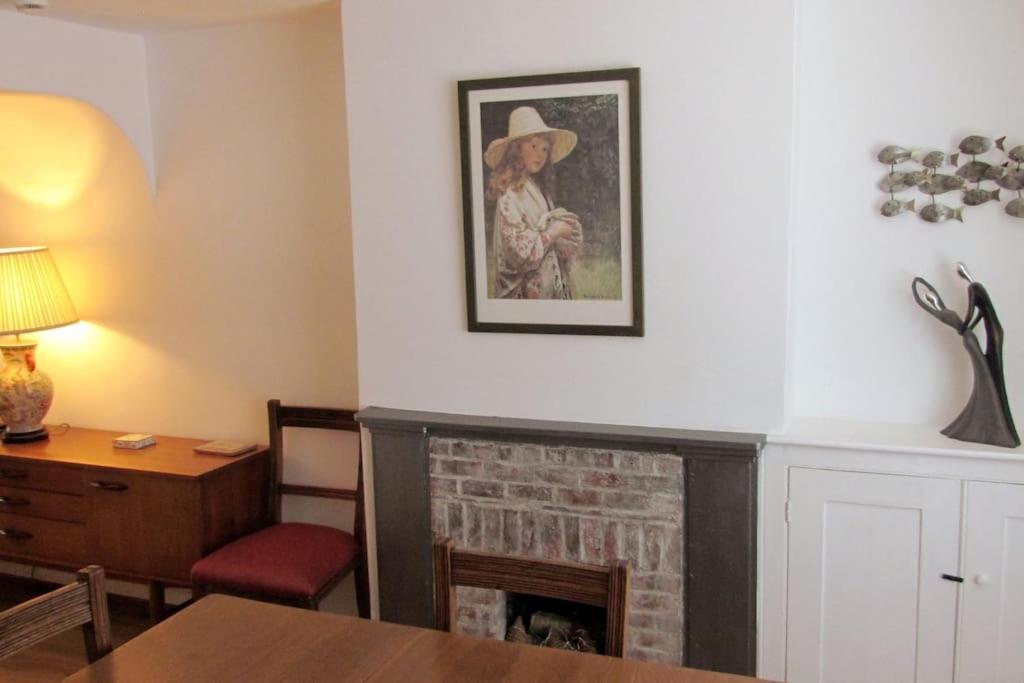 Welcoming Cottage In Chichester Near City Centre Exterior photo