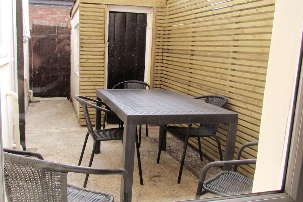 Welcoming Cottage In Chichester Near City Centre Exterior photo
